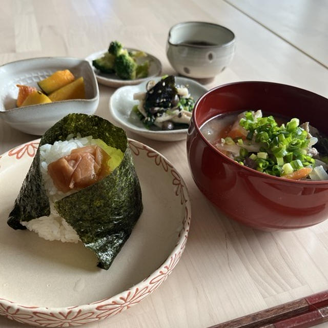 おにぎり定食朝ごはん