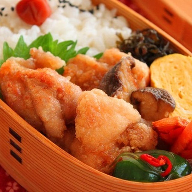大さじ1の油でOK！簡単「揚げない唐揚げ」のお弁当