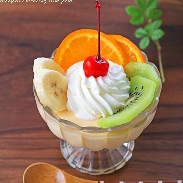 オーブンいらずで簡単！ふるふるチーズプリンアラモード