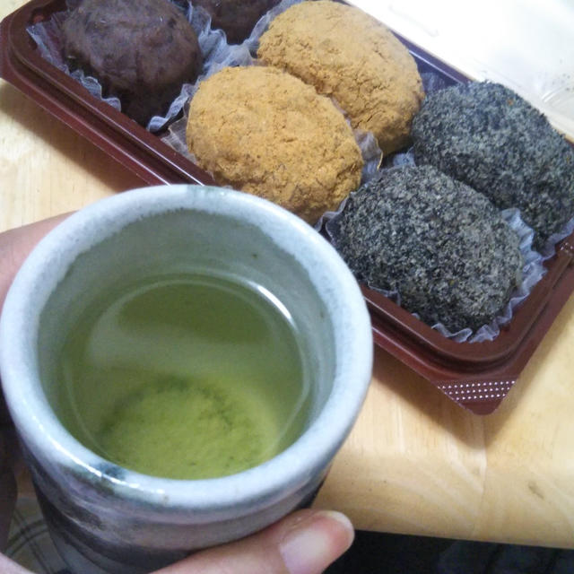 おやつ☆おはぎと緑茶