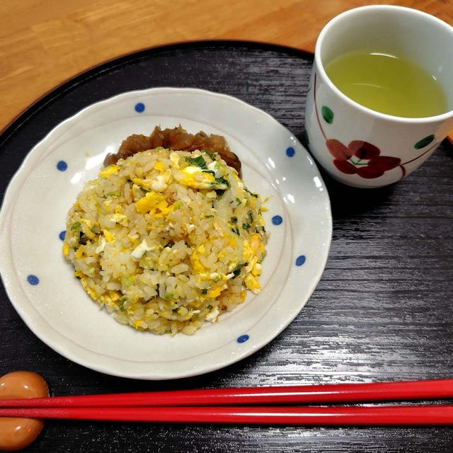 卵チャーハンと福神漬け