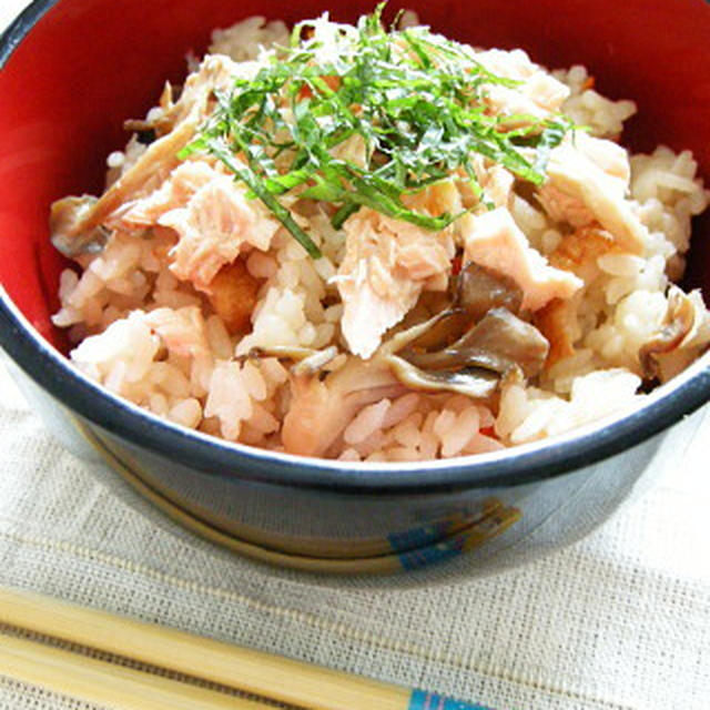 秋鮭ときのこの炊き込みご飯。