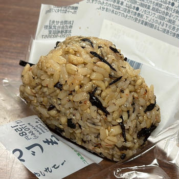 セブンイレブン「もち麦もっちり！梅ひじき」