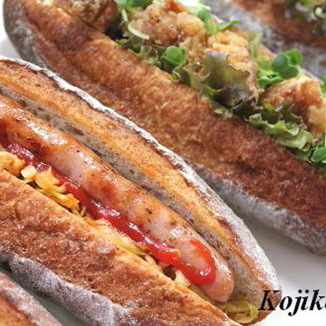 ライ麦パンでホットドック＆チキンとタルタルのサンドで娘の部活弁