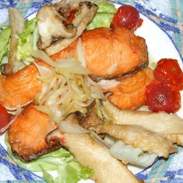 鮭の唐揚げネギだれがけ