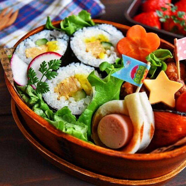 なかよし遠足の巻きずし弁当