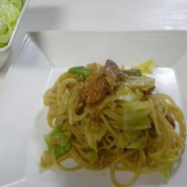 キャベツとチキンのパスタ