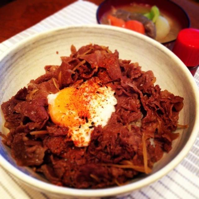 牛丼、温玉のせ。