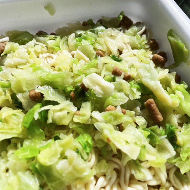 ペヤング野菜マシマシ 〜ペヤングソースやきそば〜