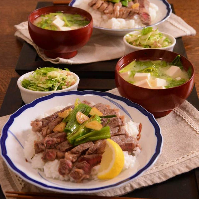 今夜はステーキ丼！