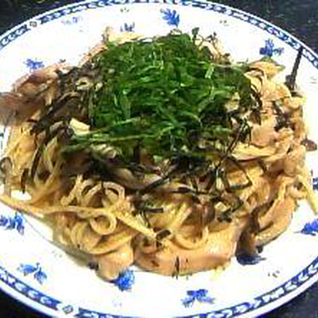 ゆかりと大葉の和風キノコパスタ