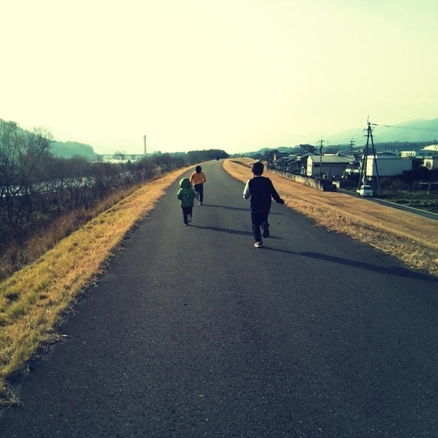 早くも春の訪れを子供たちと.｡.:*♡