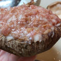 簡単に椎茸の肉詰めを作る方法！手を汚さずスプーン1本で時短料理！