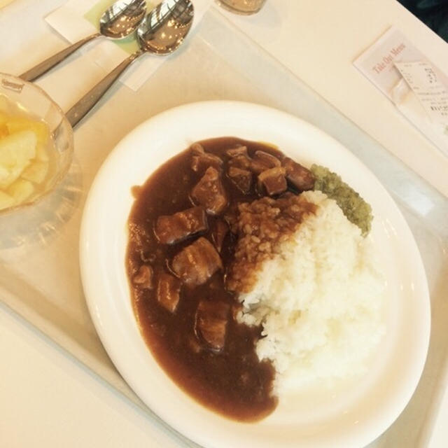 千疋屋 マンゴーカレーをフライング