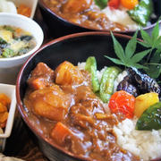 ◆畑ランチ【揚げ野菜付きビーフカレー／卵スープはレトルト＋舞茸と絹サヤで＾＾】