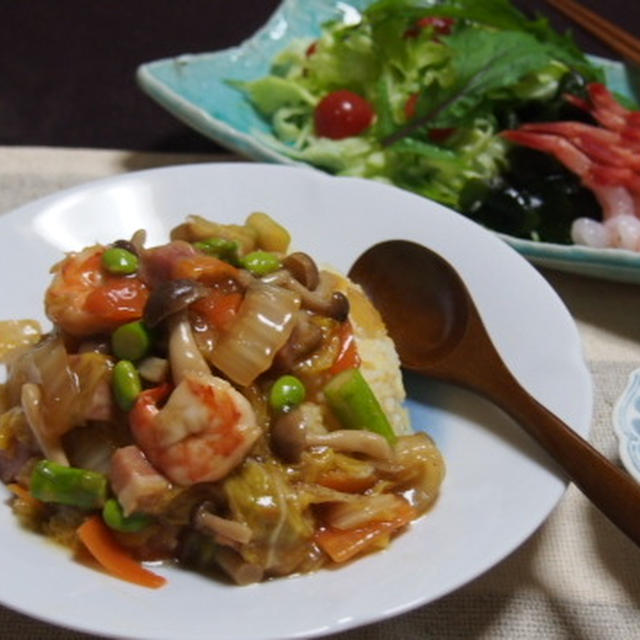 残りご飯と残り野菜であんかけ炒飯　　甘えびのわかめサラダ　　冬瓜の中華風たまごスープ