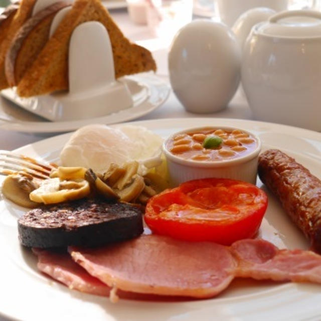 イギリス伝統朝ご飯『イングリッシュ・ブレックファスト』、ミネラルウォーターの街？「Buxton」へ。