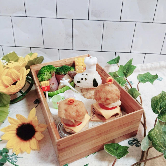ミニハンバーガーでおままごと弁当〖キャラ弁〗
