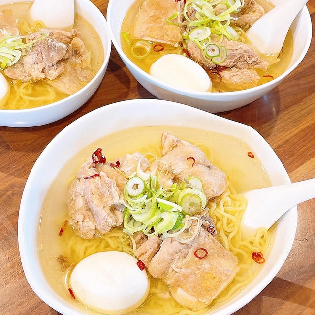 レンチン蒸し鶏のうま塩ラーメンです！！