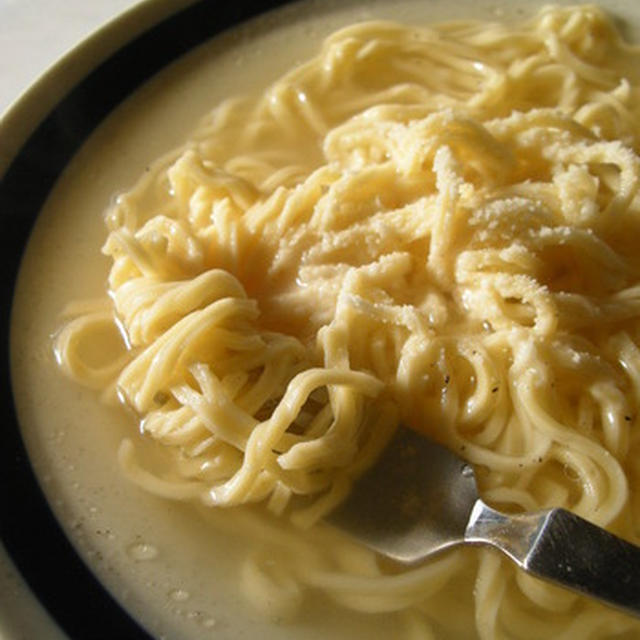 Tagliolini in brodo スープに入ったタリオリーニ