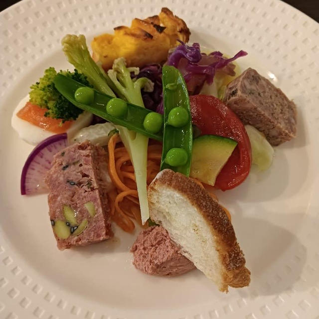 地元初めてのビストロへ