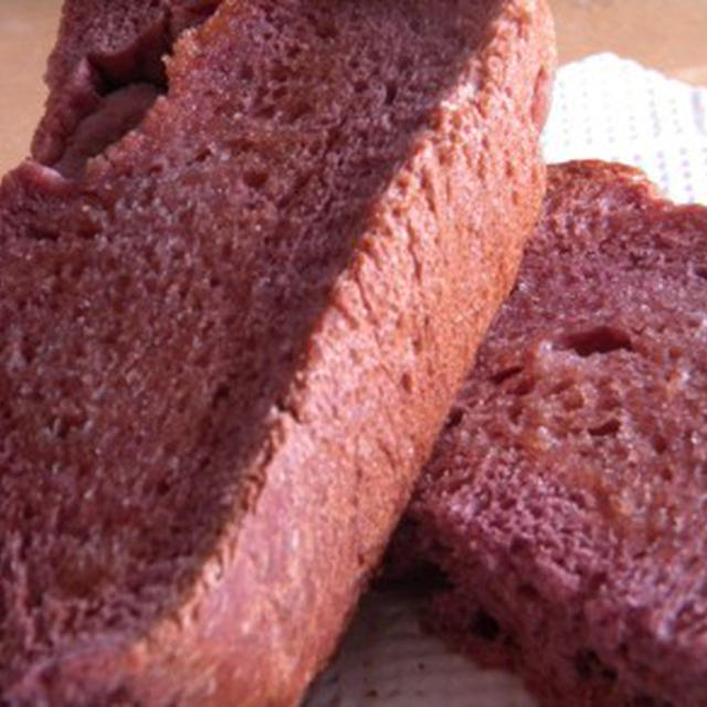 HBで焼いた、キレイな赤紫色「紅いも粉入り食パン」