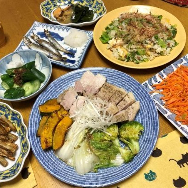 簡単な上に茹で汁まで美味しいスープに！「茹で豚と焼き野菜＆つけタレ2種」を中心に「にんじんの炒めナムル」「ムール貝と生わかめのぬた」等、おうち居酒屋開催しました