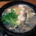 我が家の#湯豆腐 #野菜高騰 で、#家で育てた #豆苗 #もめん豆腐 #絹ごし豆腐#牡... by とまとママさん