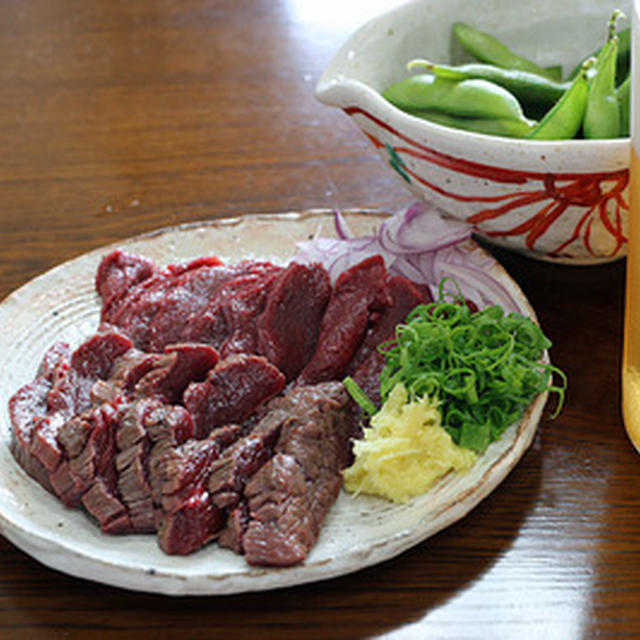 馬刺し、豚テキ肉、トリッパの韓国風煮込み