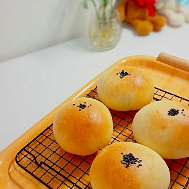 サツマイモあんぱんとハムチーズパン