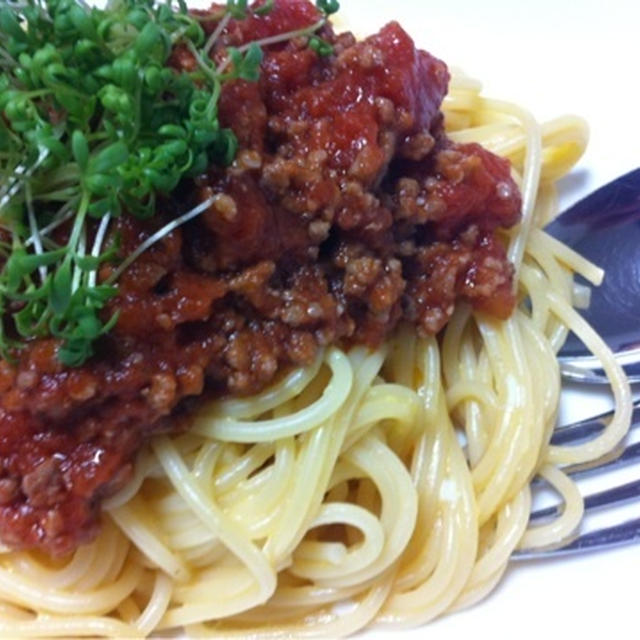 トマトの肉味噌でミートソースパスタ