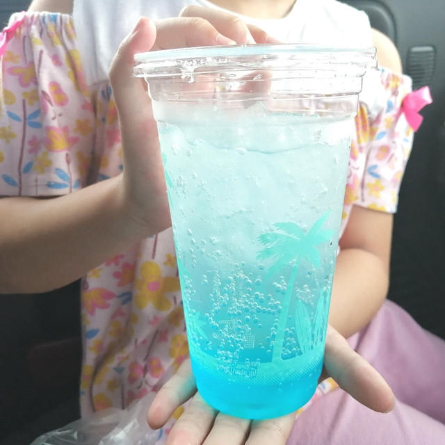 テンション上げてこう！マックのドリンクが夏にピッタリ＼(^o^)／