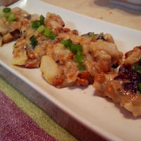 コトコト煮たモツ煮で、美味しいビールをいただく