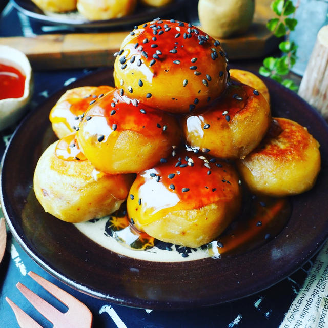 さつま芋の美味しい季節がやってきた❤️焼き芋を使ってもちもちさつま芋餅♪大学芋風❤️