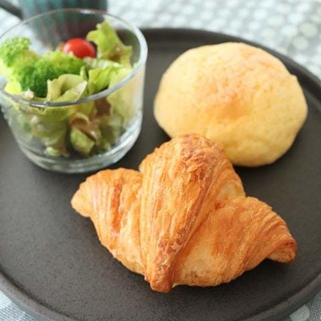 オーブントースターでリベイクするだけ。ベーカリーの焼きたてパンをご自宅で