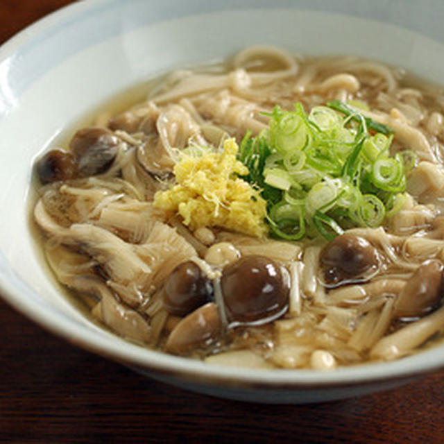 寒い朝には「きのこあんかけうどん」？