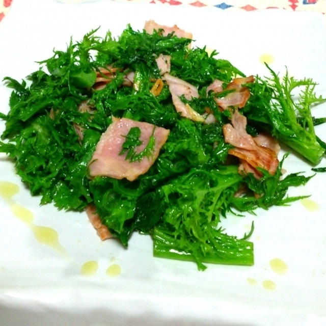 ワサビ菜とベーコンの炒め物