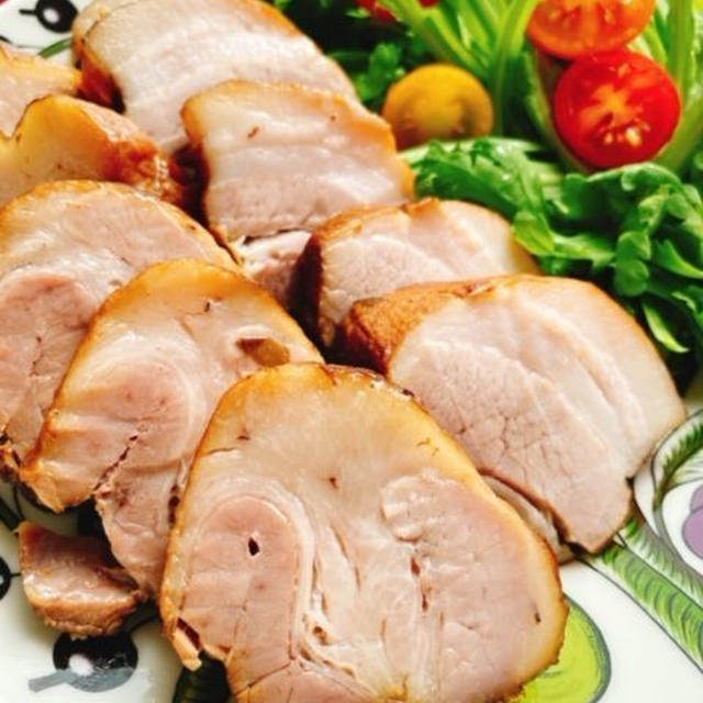 豚バラ【塩豚】で余熱調理チャーシュー(動画レシピ)/Roasted pork fillet with Residual heat cooking.