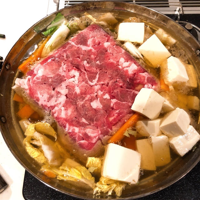 晩ごはんです「イクラ丼と塩パン」