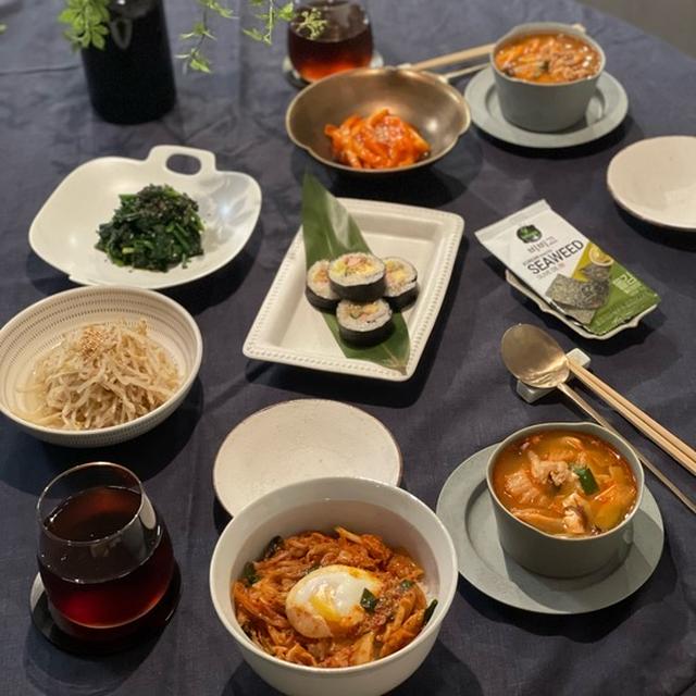 買ってきた韓国メシを並べた夜ごはん