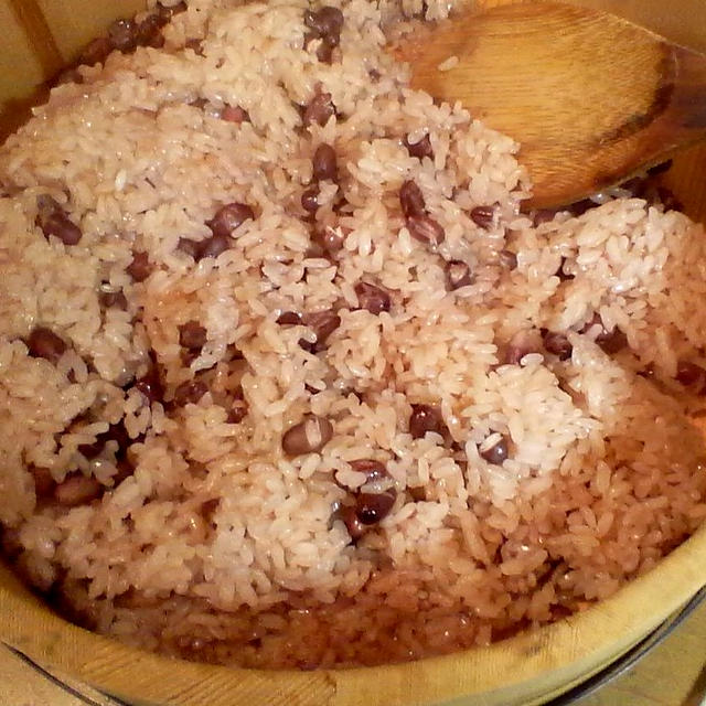 ひな祭りだから、お赤飯　虎屋仕込み？