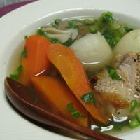 香ばし豚肉と野菜のスープ