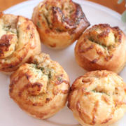 【簡単！レシピ】1時間程度で焼き上がり♪袋でもみもみツナマヨパン(o^^o)