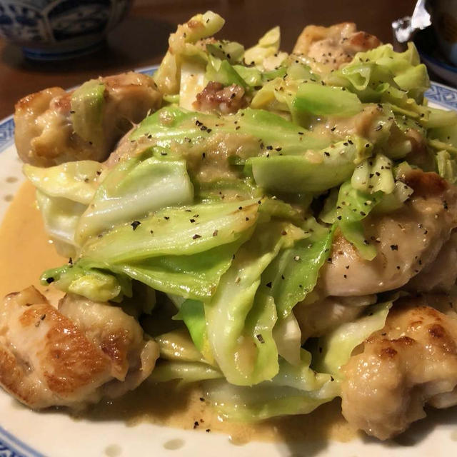 クックパッドプラス～キャベツと鶏肉の味噌マヨガーリック炒め♪これハマります(*^_^*)♪
