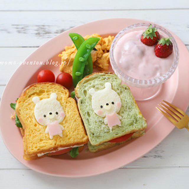 カラフル食パンで型抜きクマちゃんサンドイッチ♡キャラパン