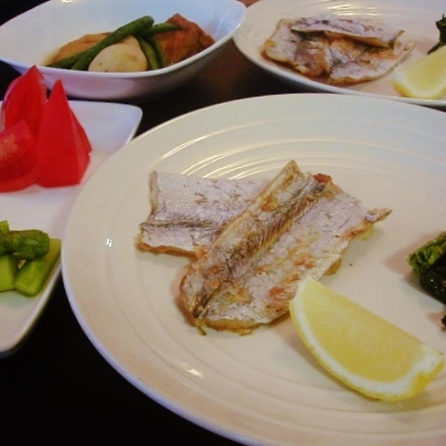 太刀魚の開きとほうれん草の胡麻和え