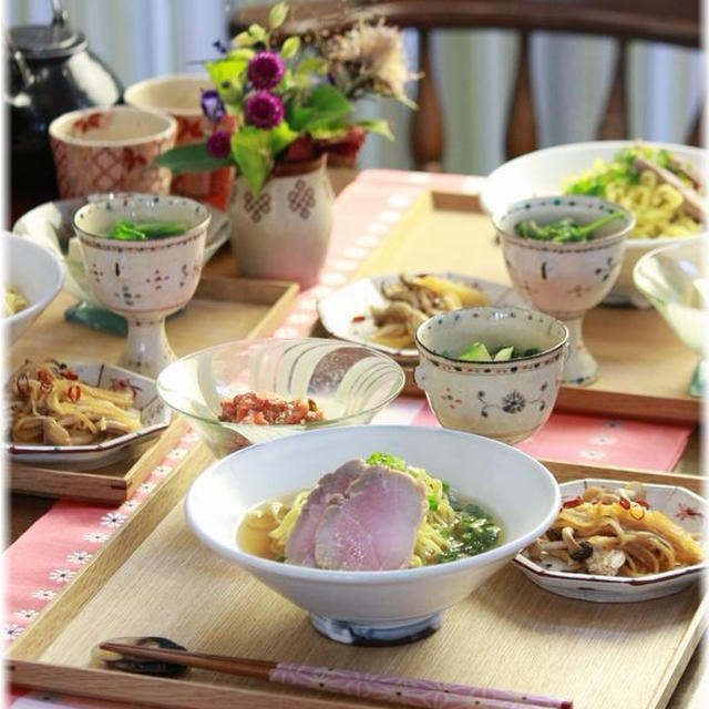 おうち　鶏しょうゆラーメン。　の　献立。