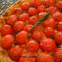たっぷり丸ごとプチトマトとプロヴォローネチーズのスフォリアータ