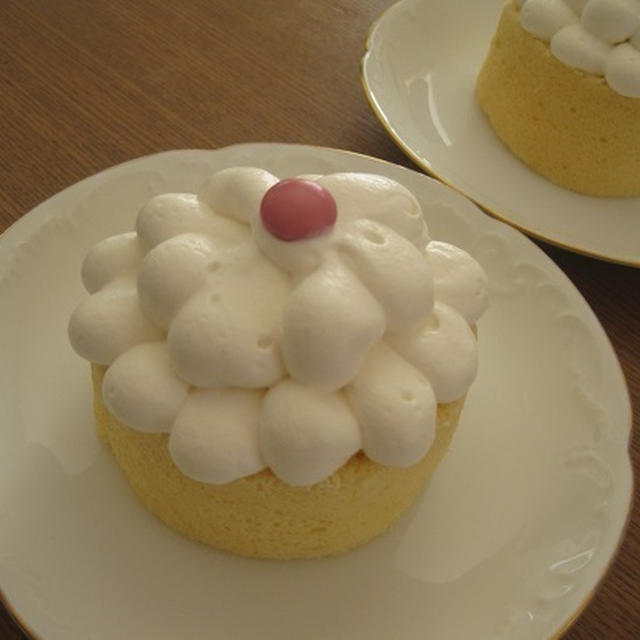 ロールケーキをケーキ風に