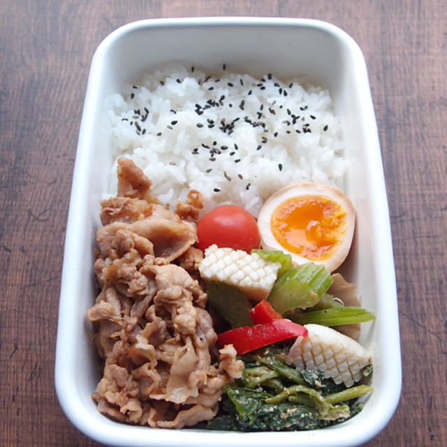 生姜焼きで男子学生弁当